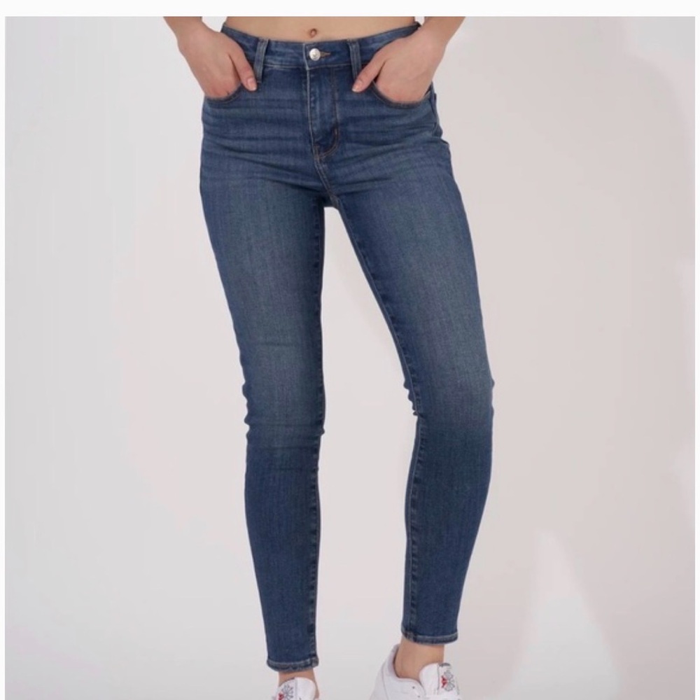 American Eagle Next Level Stretch Jeans. Size 14 short. EUC.